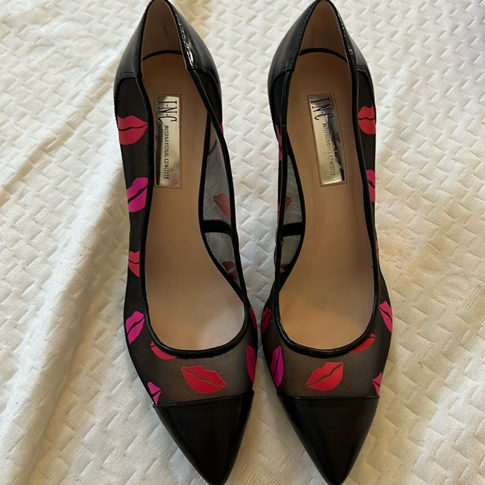 I.N.C. Pumps